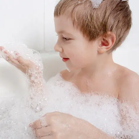 Płyn do kąpieli dla dzieci – nasze rady dotyczące jego wyboru